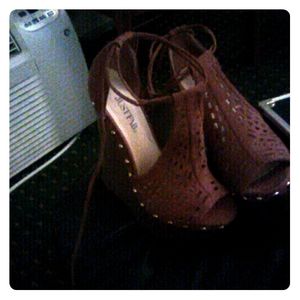 5and a half heel brand new shoes